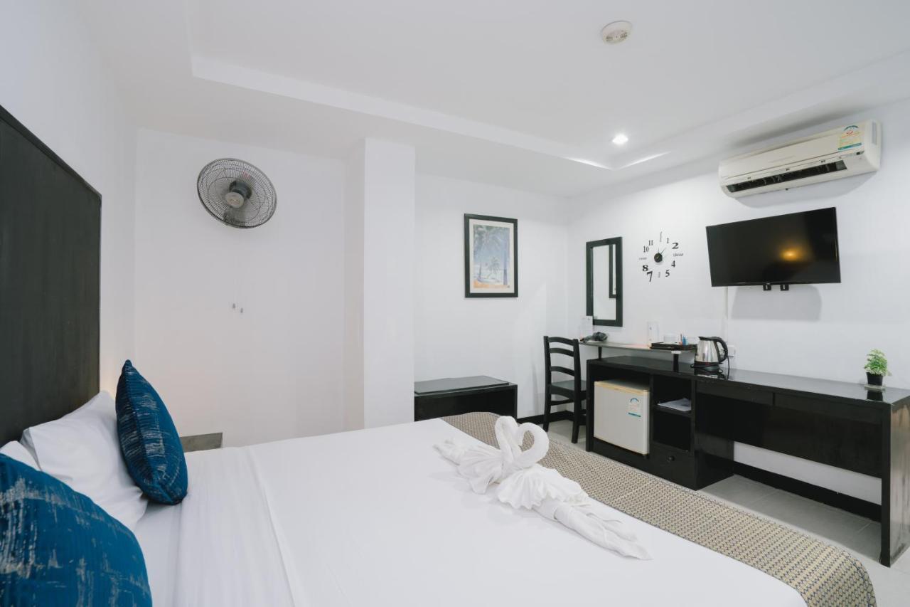 Noble House Patong Hotel Exterior foto