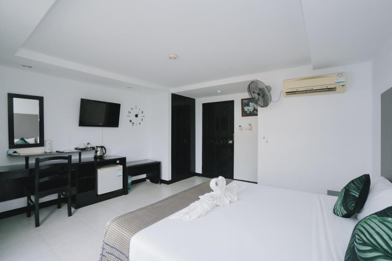 Noble House Patong Hotel Exterior foto