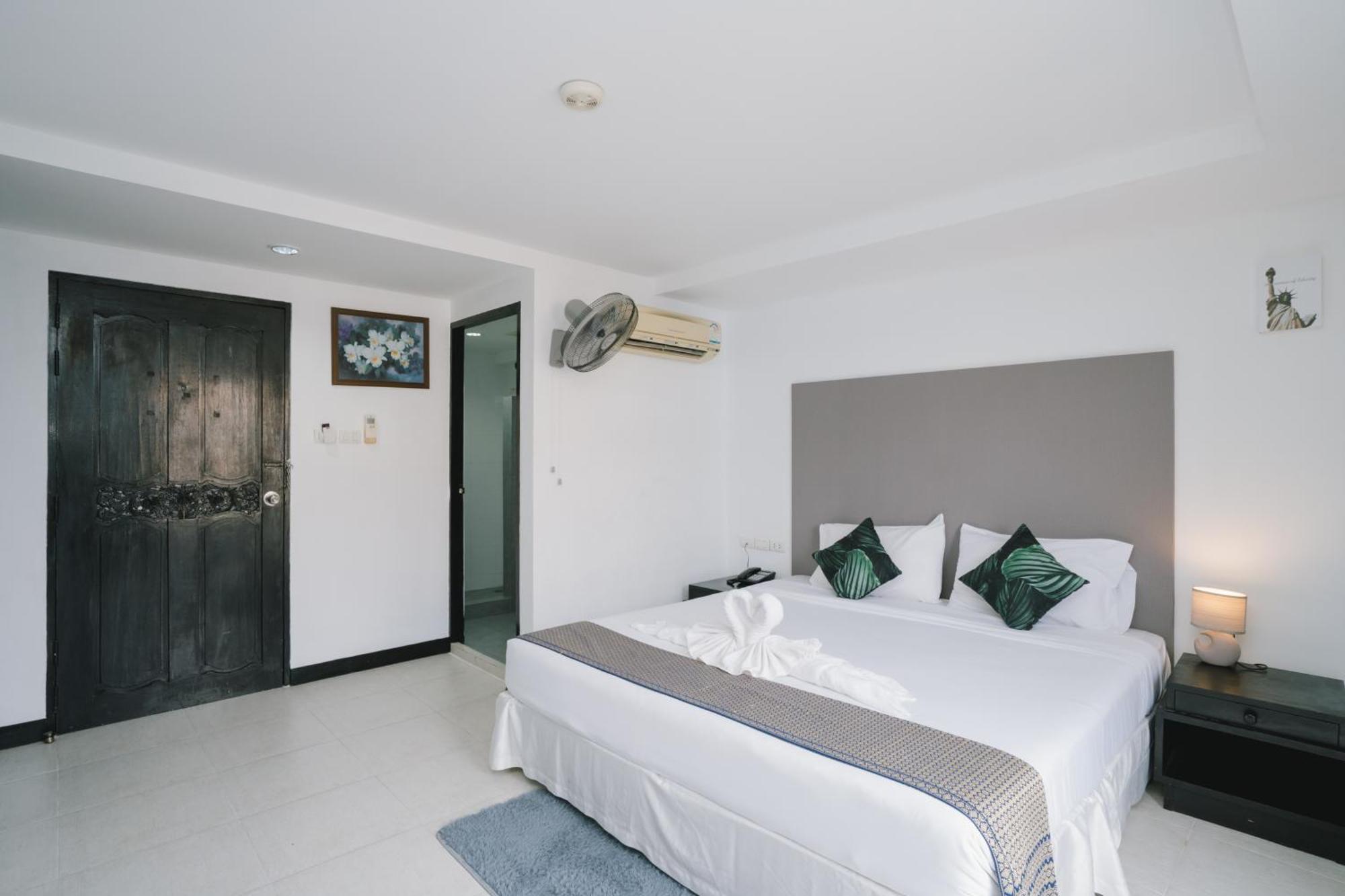 Noble House Patong Hotel Exterior foto